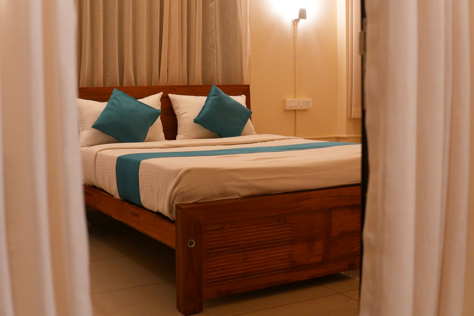 The Honeymoon Cottage bedroom
